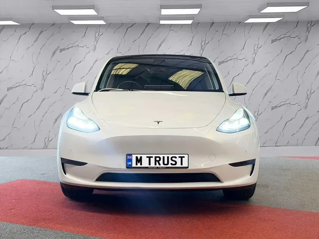 Used Tesla Model Y Long Range AWD 378 kW (514 HP) 2022 White SUV