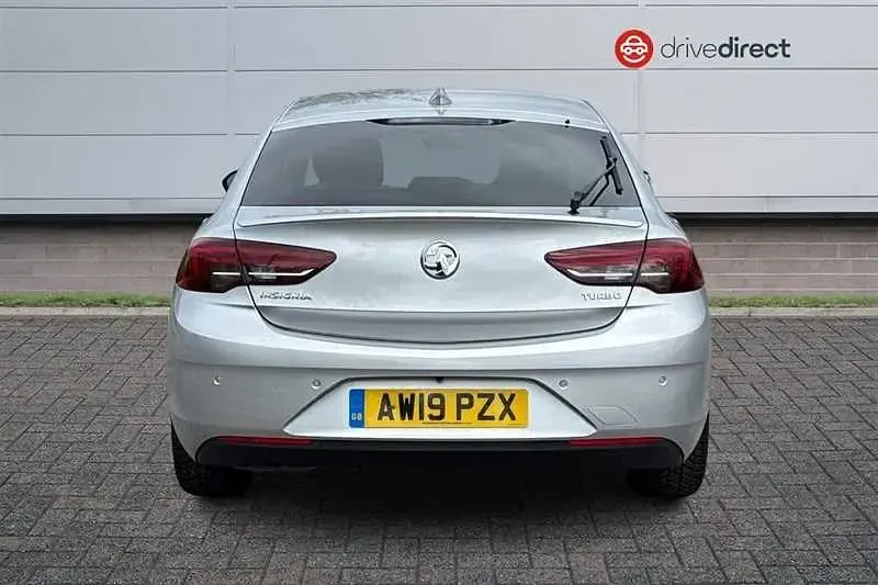Second-hand Vauxhall Insignia SRi 165 CP (121 kW) 2019 Argintiu Hatchback