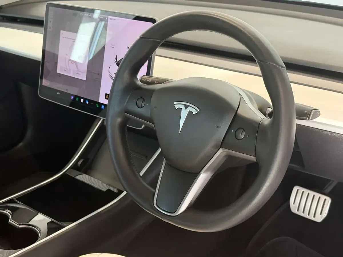 Used Tesla Model 3 Performance 82 kW (112 HP) 2020 White Sedan