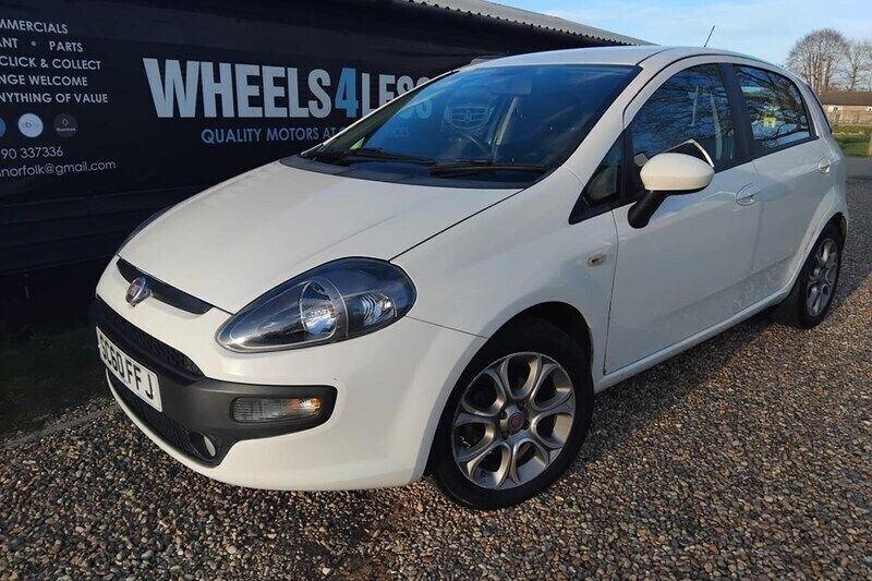 Used 2011 Fiat Punto Evo Hatchback | £2,799 (Expensive) - Image 1/1