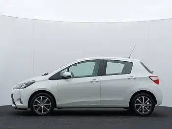 Used Toyota Yaris 111 HP (81 kW) 2019 White Hatchback