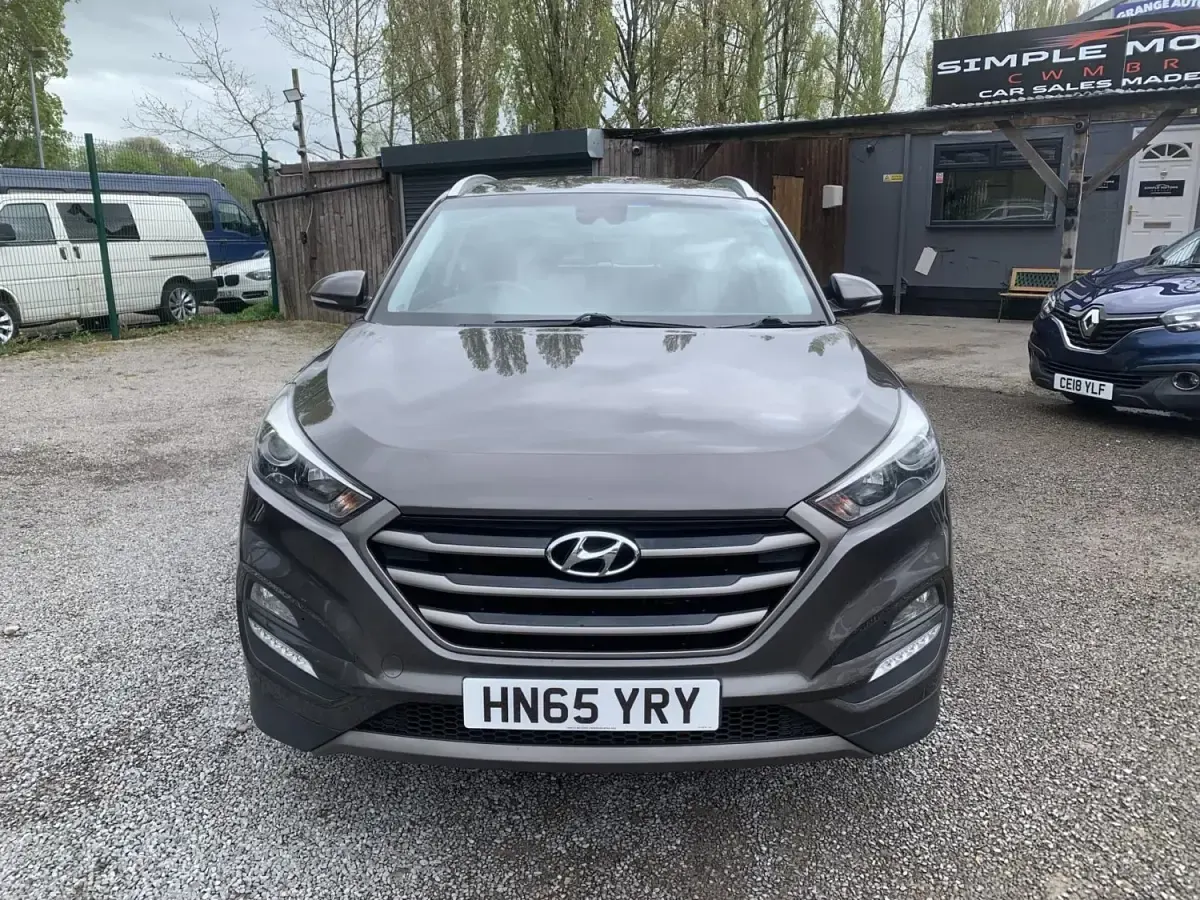 Usado Hyundai Tucson SE 116 HP (85 kW) 2015 Cinzento SUV