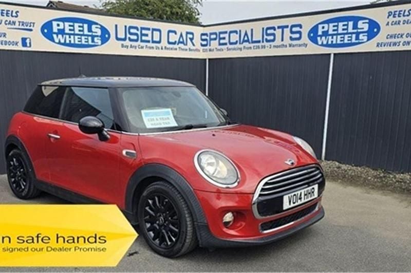 Red Used 2014 Mini Cooper D Hatch Hatchback | £4,875 (Fair price) - Image 1/4