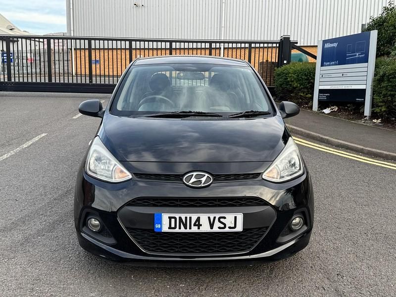 Used Hyundai i10 67 HP (49 kW) 2014 Black Hatchback