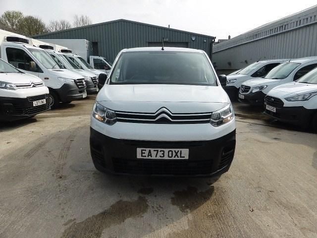 Used Citroën Berlingo 100 HP (73 kW) 2023 White MPV