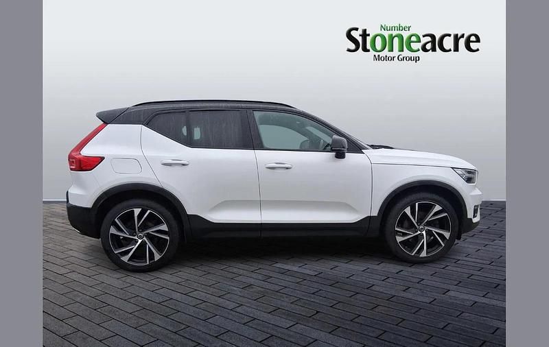Used Volvo XC40 R-Design Pro 188 HP (138 kW) 2020 White SUV