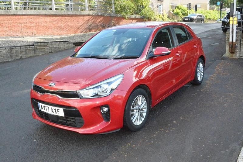 Used Kia Rio 84 HP (61 kW) 2017 Red Hatchback