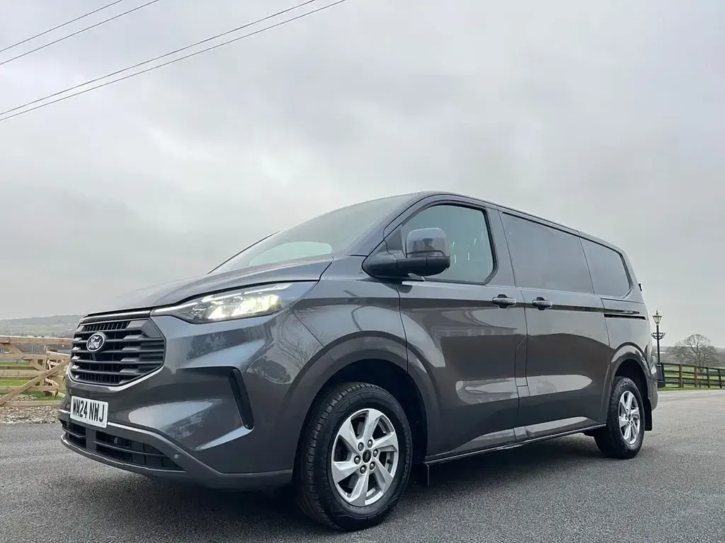 Used Ford Transit Custom Limited 136 HP (100 kW) 2024 Grey Van