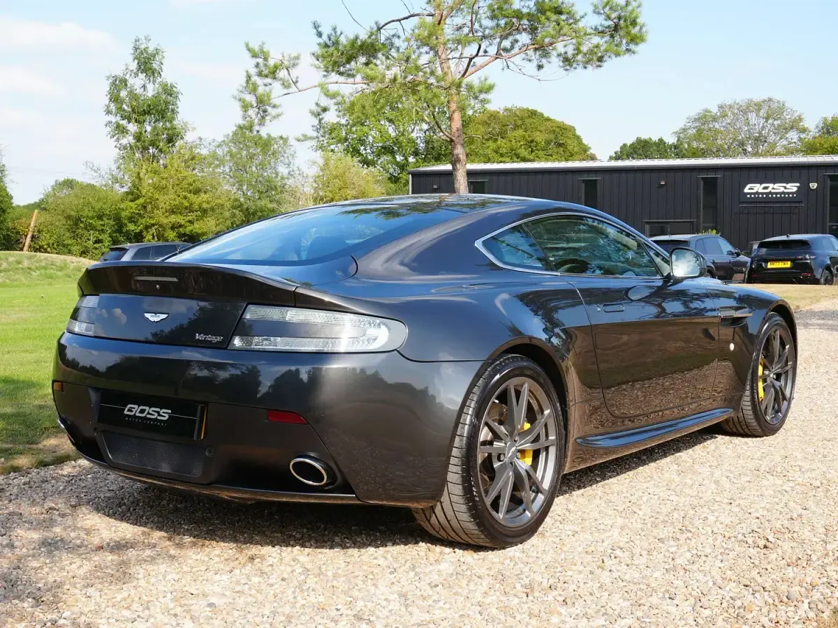 Used Aston Martin Vantage 420 HP (308 kW) 2015 Silver Coupe