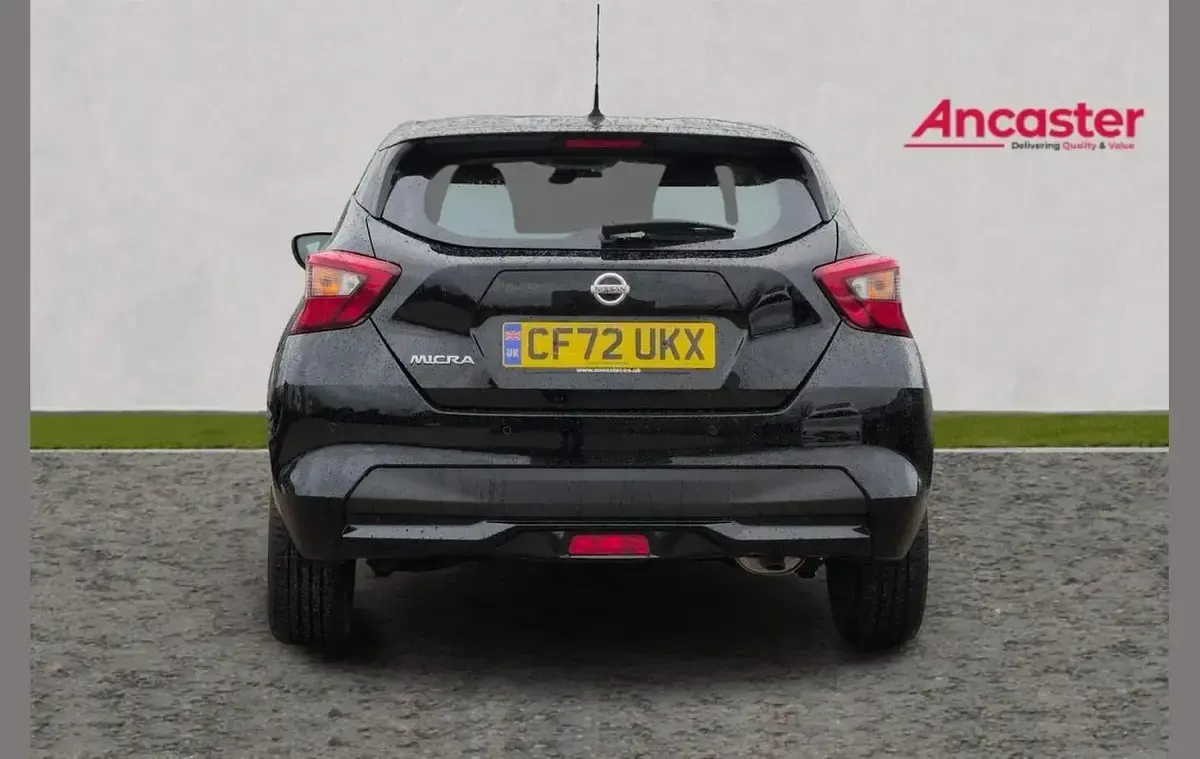 Begagnad Nissan Micra Acenta 92 HK (67 kW) 2023 Svart Halvkombi