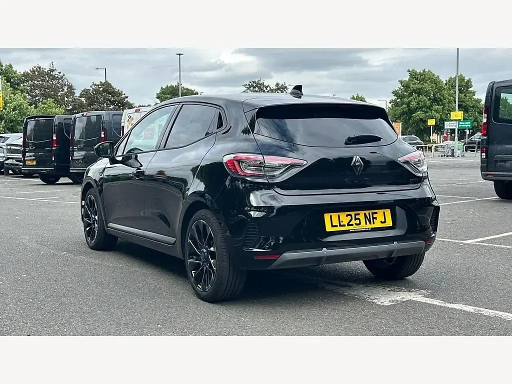 Used Renault Clio Esprit Alpine 143 HP (105 kW) 2025 Metallic  diamond black  Hatchback