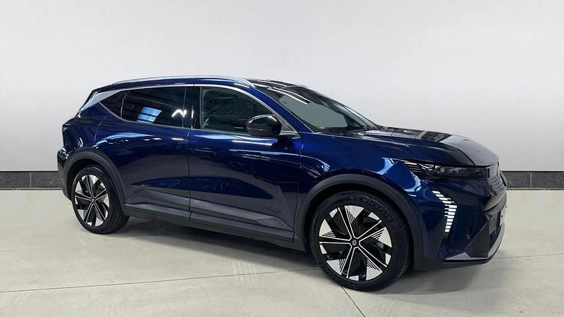 Blue Used 2025 Renault Scenic E-Tech Techno SUV | £25,477 (Super price) - Image 1/3