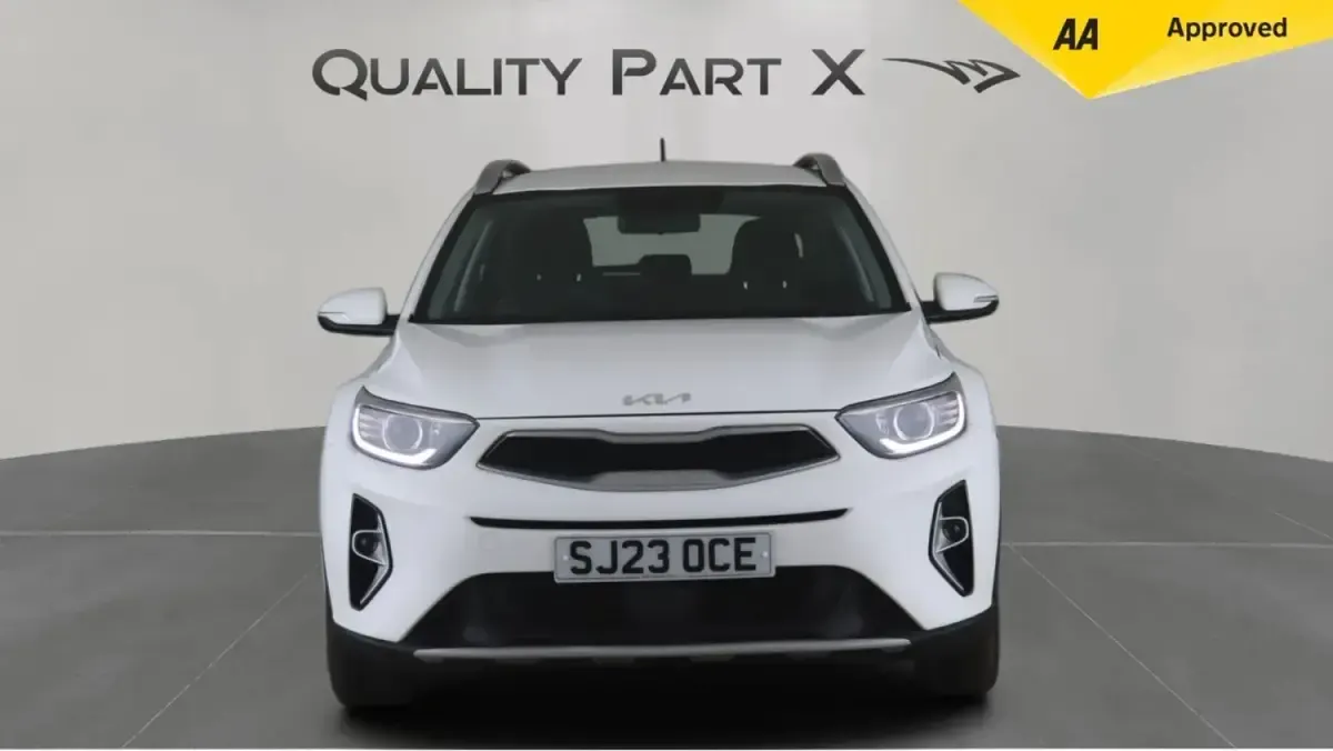 Second-hand Kia Stonic 100 CP (73 kW) 2023 Alb SUV