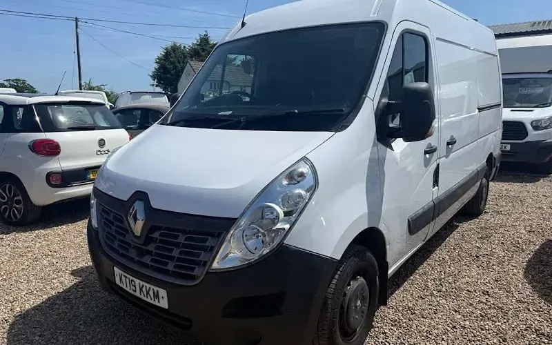 Used Renault Master Komfort 131 HP (96 kW) 2018 White Van