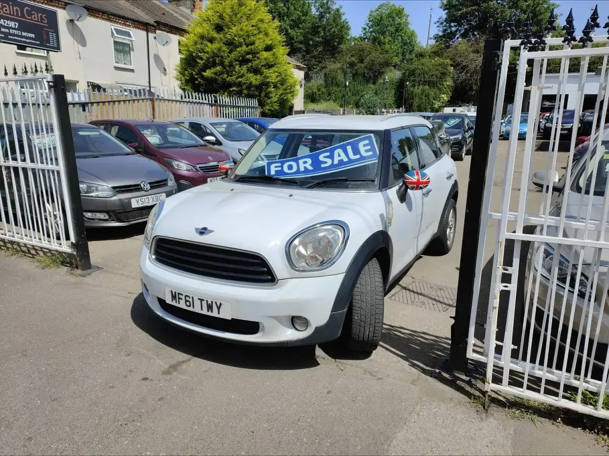 Used Mini ONE 98 HP (72 kW) 2011 White Hatchback