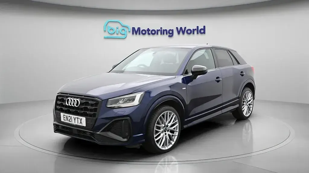 Używany Audi Q2 Black Edition 150 KM (110 kW) 2021 Niebieski SUV