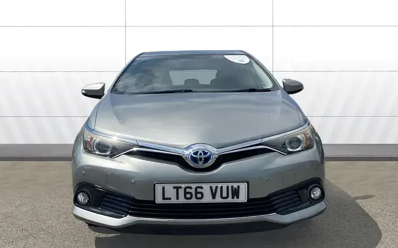 Used Toyota Auris Hybrid Business Edition 136 HP (100 kW) 2016 Grey Hatchback