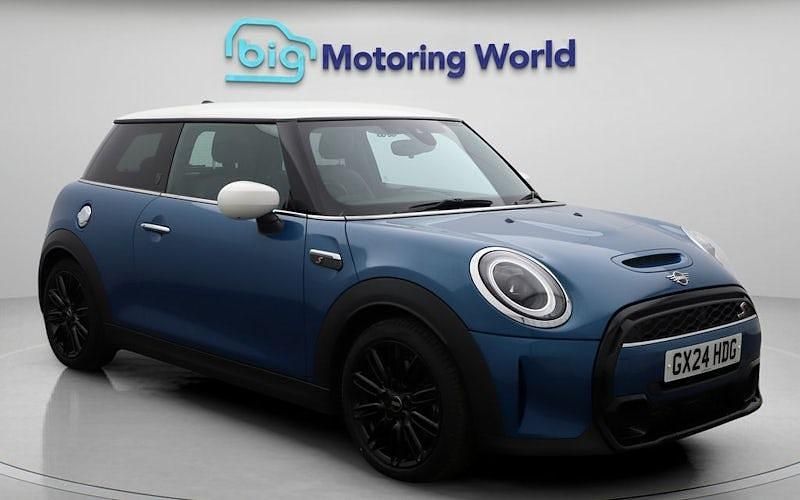 Begagnad Mini Cooper S Exclusive 192 HK (141 kW) 2020 Halvkombi