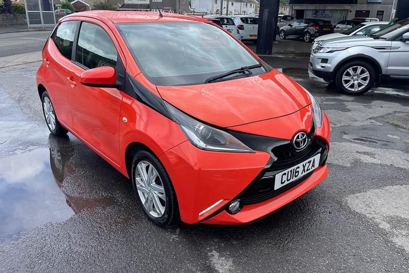 Orange Used 2016 Toyota Aygo x-press Hatchback | £6,750 (Fair price) - Image 1/1