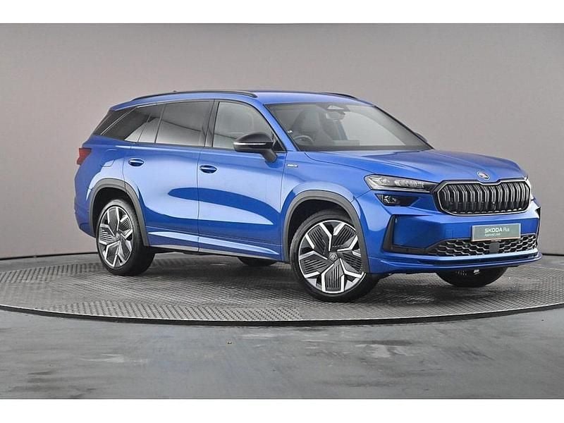 Race blue metallic Used 2025 Skoda Kodiaq SportLine SUV | £35,433 (Fair price) - Image 1/4