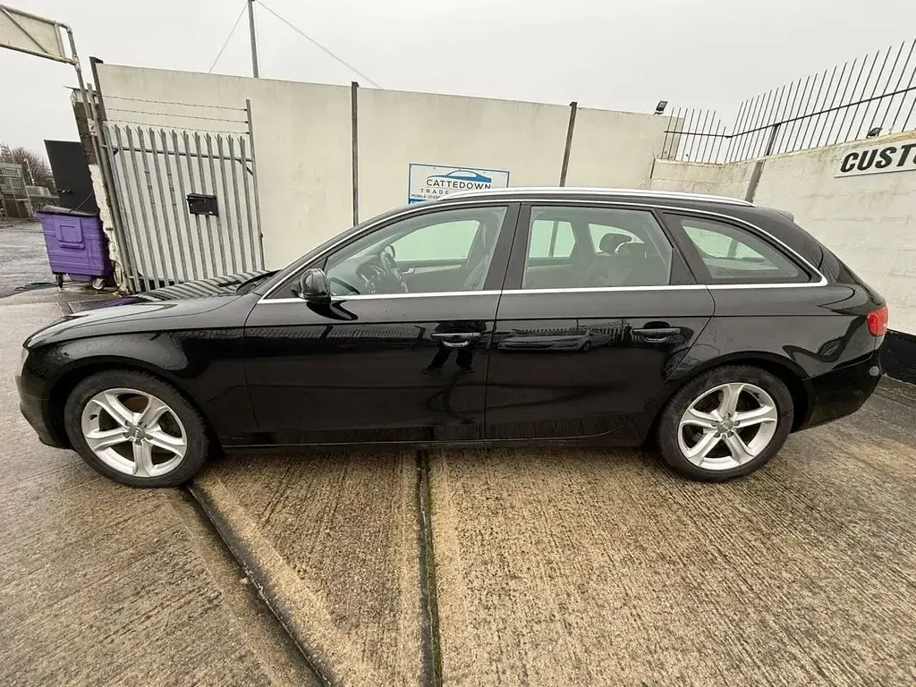 Used Audi A4 Design 163 HP (119 kW) 2013 Black Estate