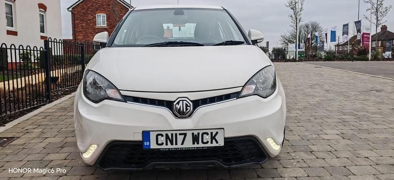 Used MG MG3 106 HP (77 kW) 2017 White Hatchback