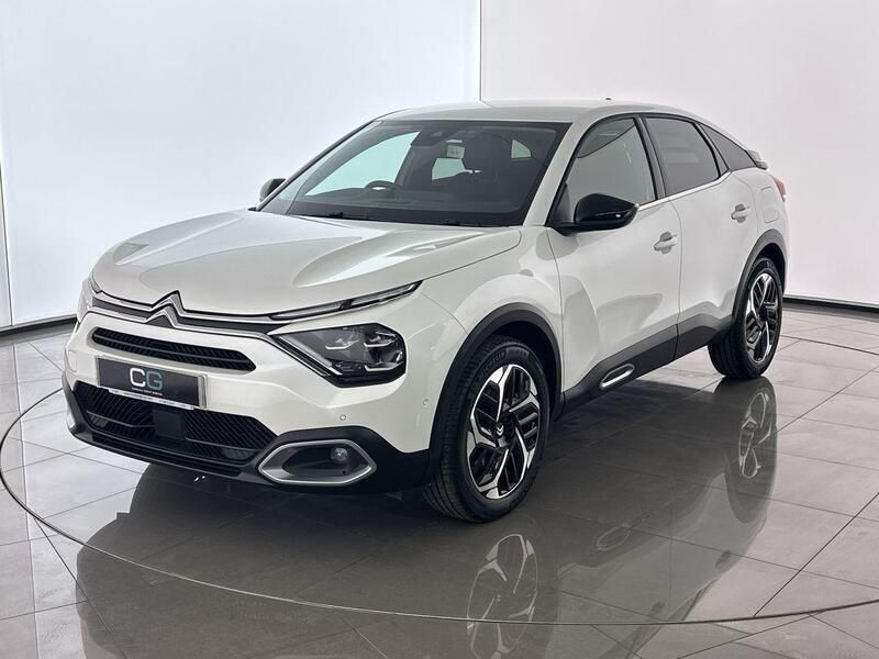 White Used 2024 Citroën C4 PureTech Hatchback | £17,190 (Fair price) - Image 1/4