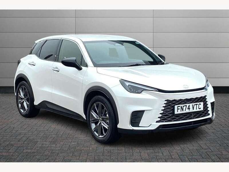 Sonic white Used 2023 Lexus LBX SUV | £31,195 (Fair price) - Image 1/3