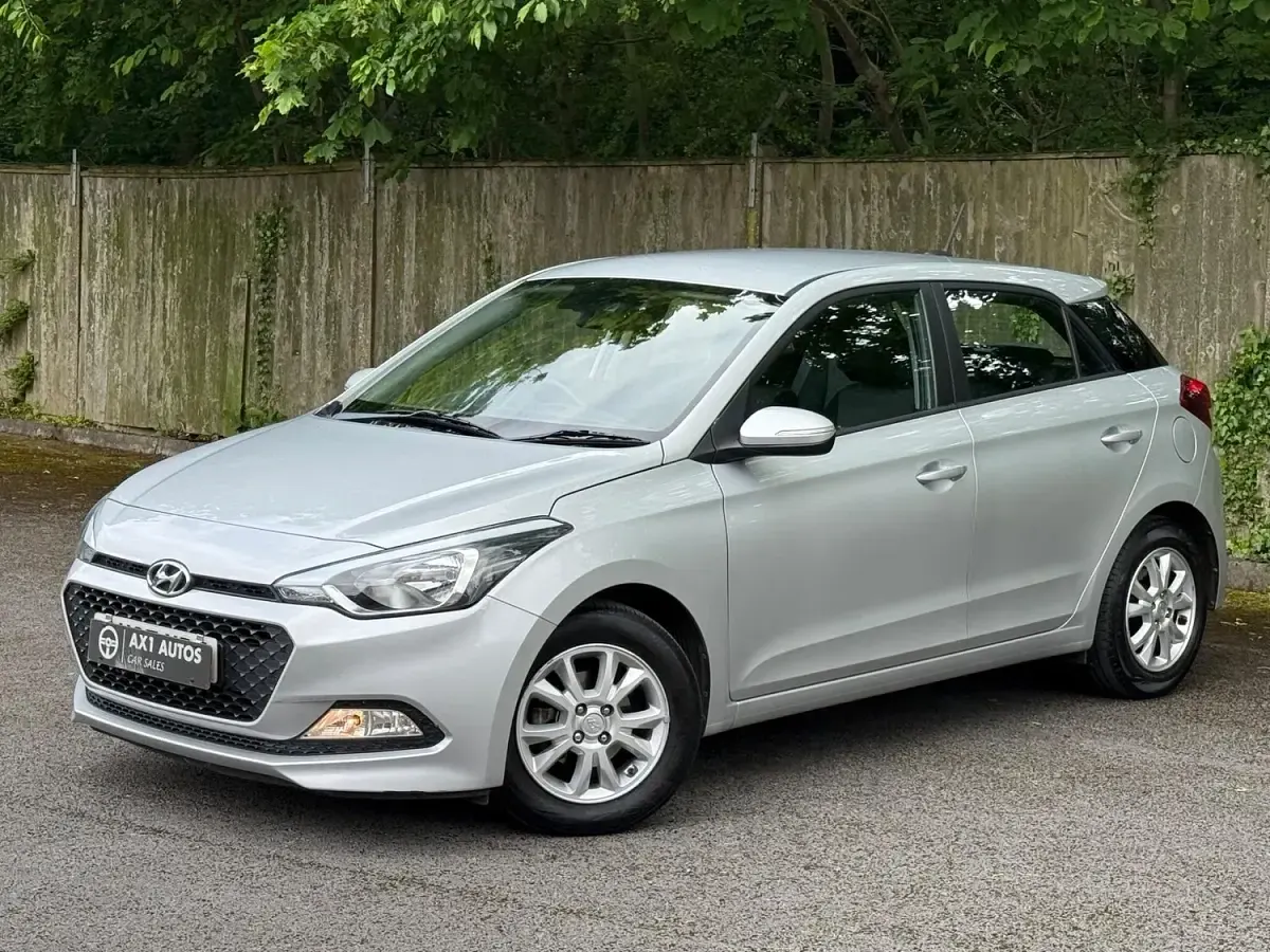 Used Hyundai i20 SE 100 HP (73 kW) 2017 Silver Hatchback
