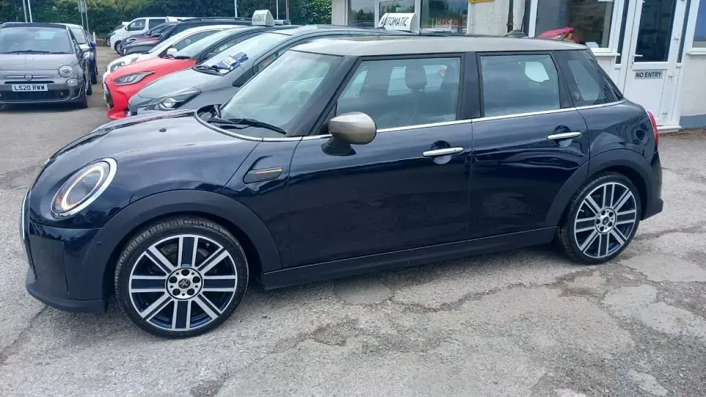 Used Mini Cooper Exclusive 2022 Blue/black Hatchback