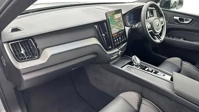 Used Volvo XC60 Plus 247 HP (181 kW) 2026 SUV
