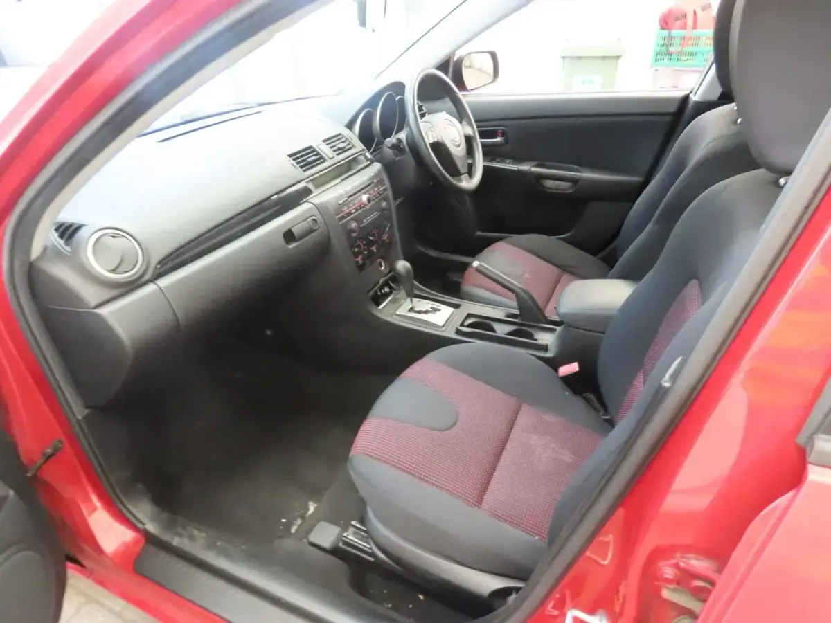 Used Mazda 3 105 HP (77 kW) 2005 Red Hatchback