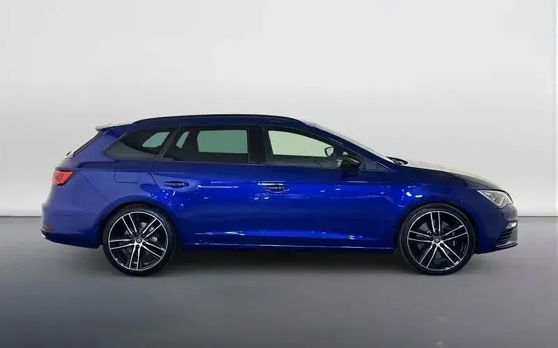 Used Seat Leon ST 4Drive 300 HP (220 kW) 2019 Blue Estate