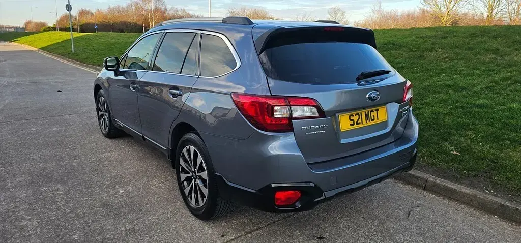 Used Subaru Outback Premium 150 HP (110 kW) 2016 Grey Estate