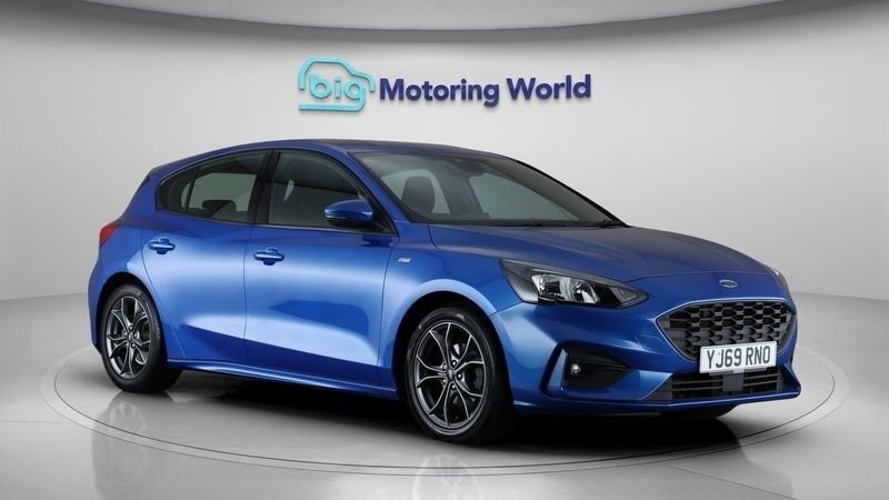 Blue Used 2019 Ford Focus ST-Line Hatchback | £12,400 (Fair price) - Image 1/4