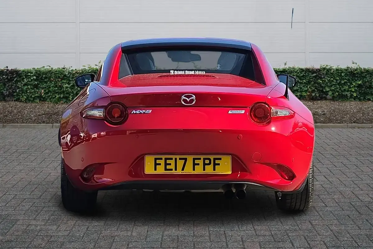Used Mazda MX5 Inclusive 160 HP (117 kW) 2017 Red Cabriolet