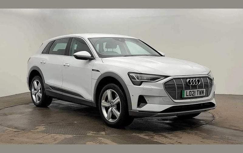 White Used 2021 Audi e-tron Advanced SUV | £18,500 (Fair price) - Image 1/4