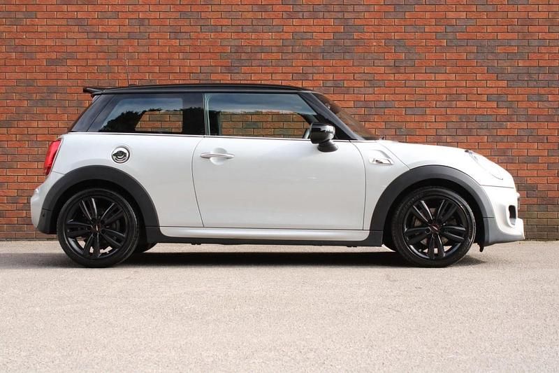Usado Mini Cooper S Hatch 2019 Prateado Citadino