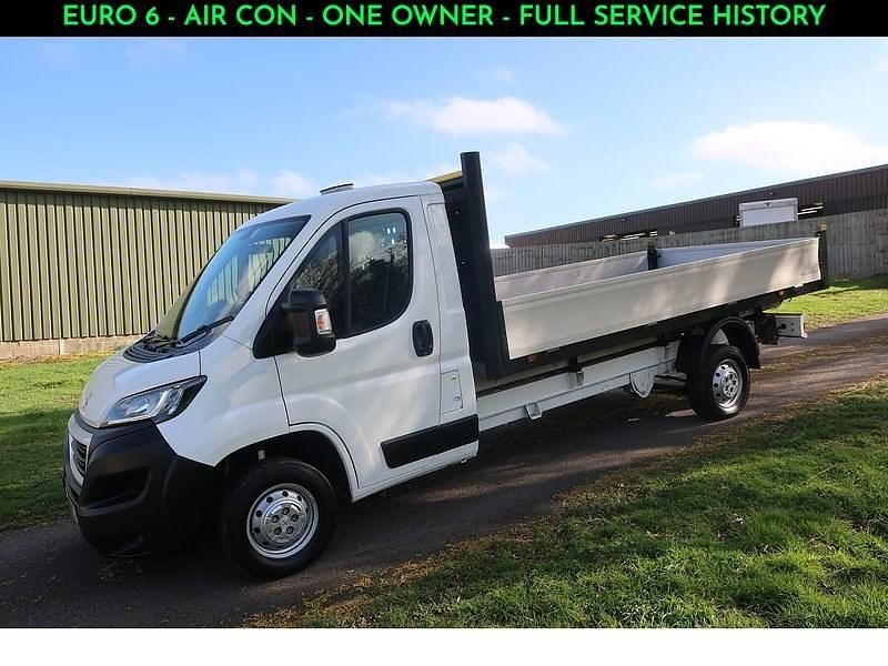 Used Peugeot Boxer Business-Line 140 HP (102 kW) 2021 White Van