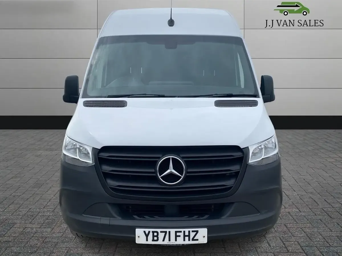 Used Mercedes Sprinter Progressive 150 HP (110 kW) 2022 White Van