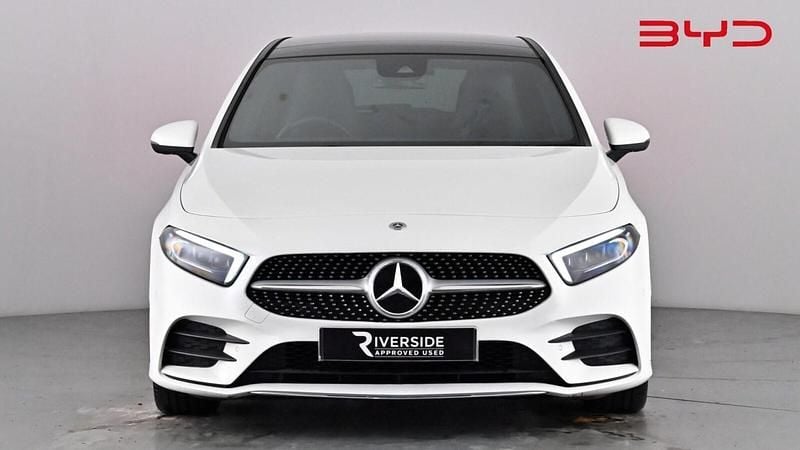 Used Mercedes A180 AMG Line Premium Plus 116 HP (85 kW) 2019 White Hatchback