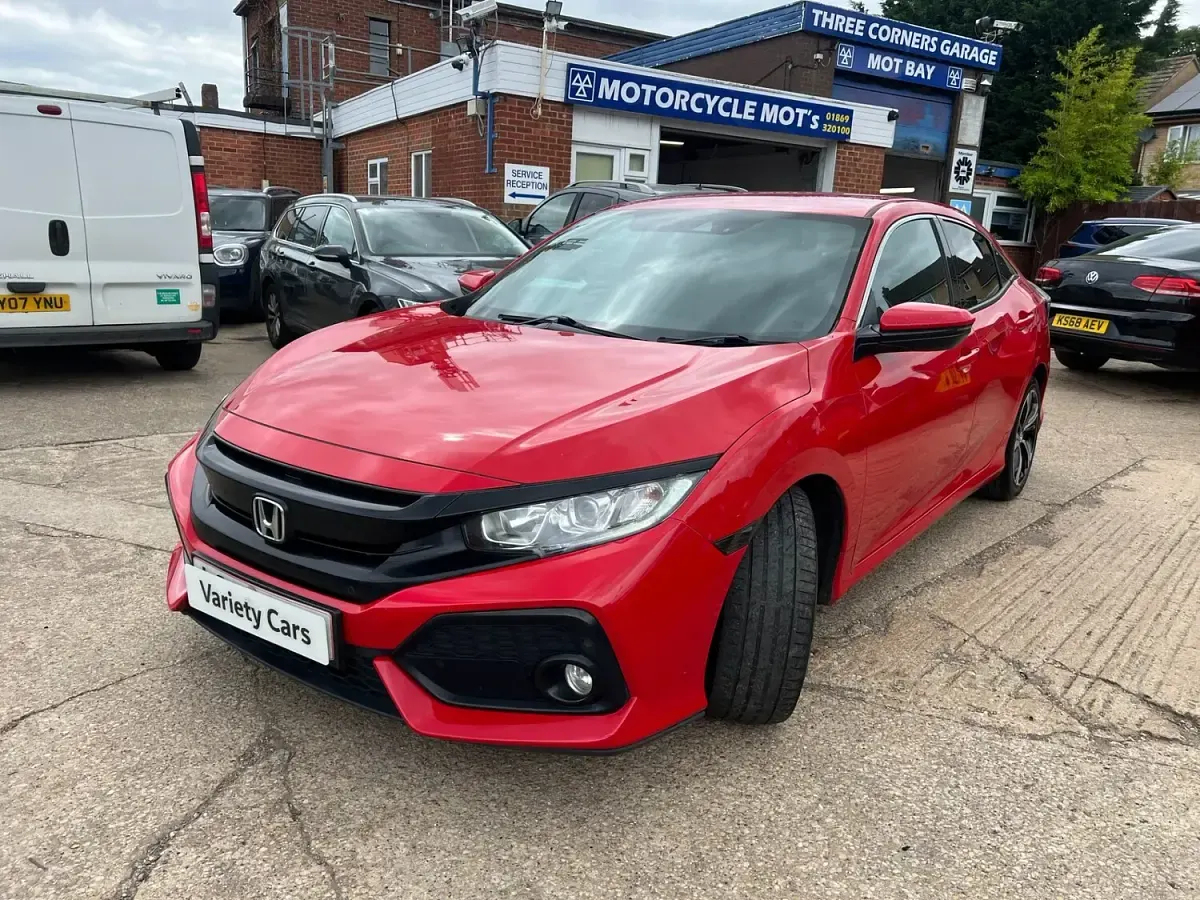 Used Honda Civic SR 126 HP (92 kW) 2018 Red Hatchback