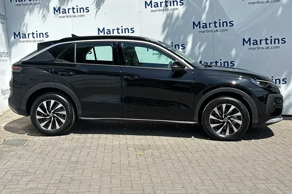 New VW T-Roc Life 150 HP (110 kW) 2026 Black SUV
