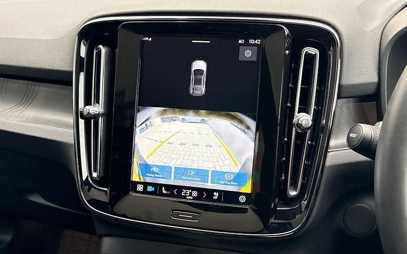 Used Volvo EC40 Plus 175 kW (238 HP) 2025 SUV