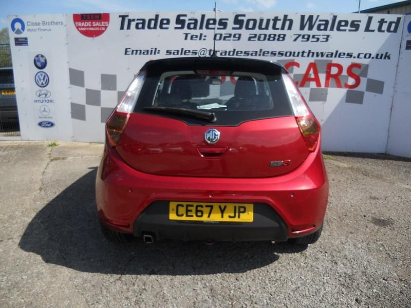 Used MG MG3 106 HP (77 kW) 2017 Red Hatchback