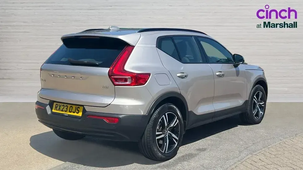 Used Volvo XC40 Plus 163 HP (119 kW) 2023 Gold SUV