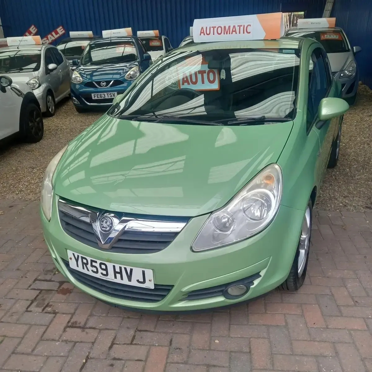 Used Vauxhall Corsa Design Edition 90 HP (66 kW) 2009 Green Hatchback