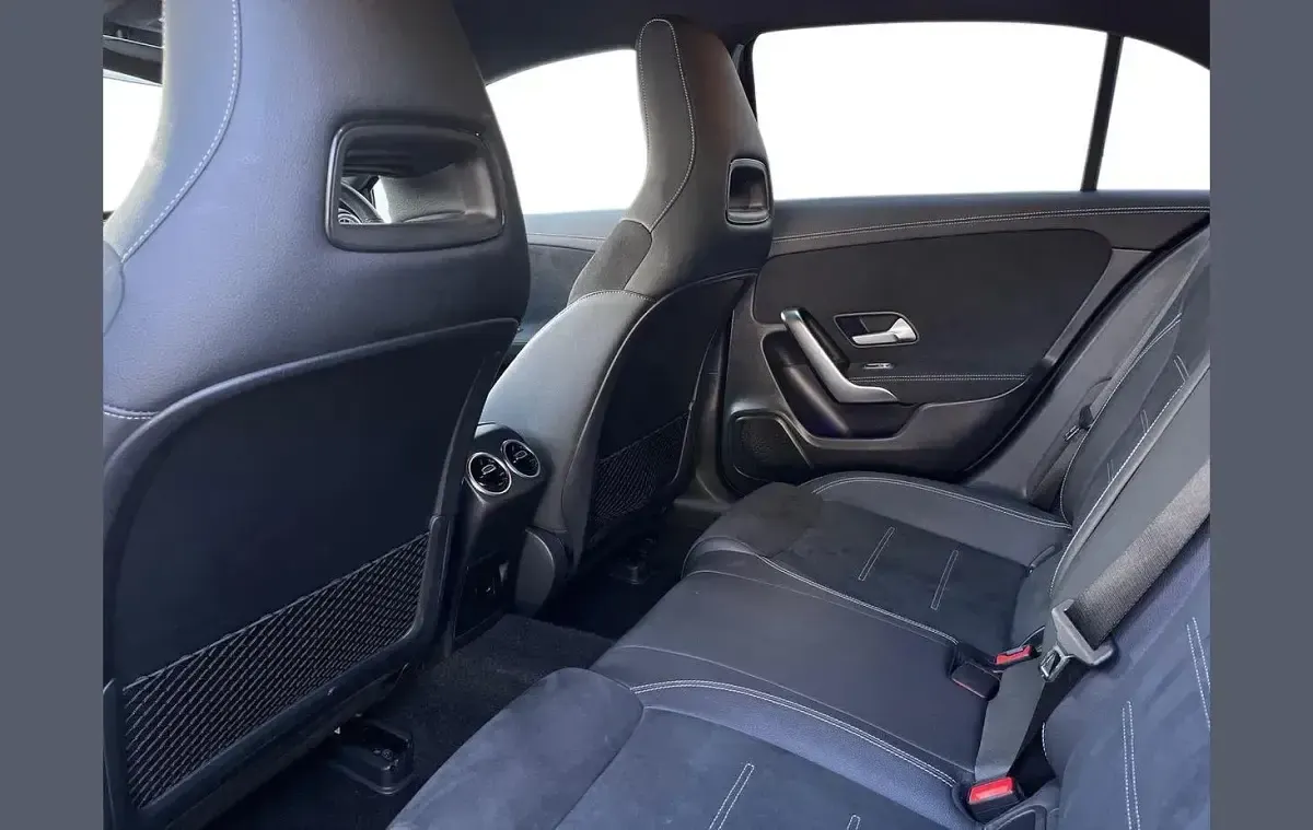 Begagnad Mercedes A200 Executive 161 HK (118 kW) 2021 Svart Halvkombi