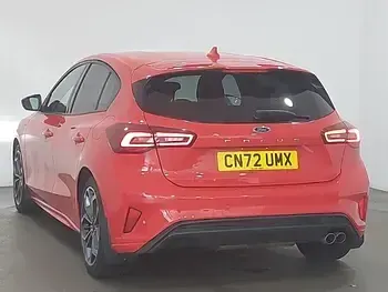 Used Ford Focus ST-Line 120 HP (88 kW) 2022 Red Hatchback