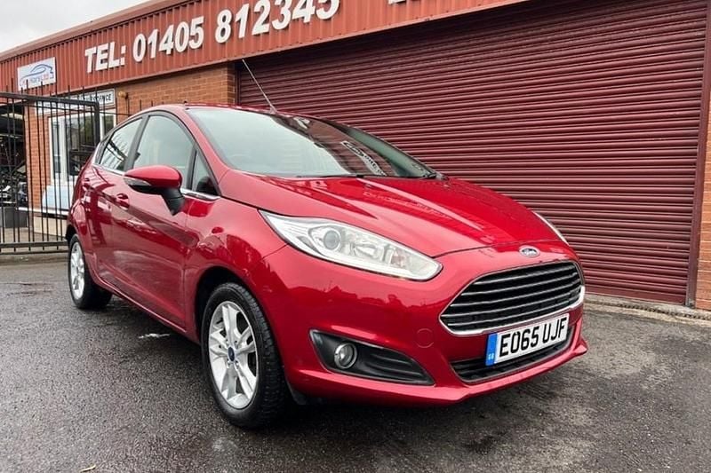 Red Used 2015 Ford Fiesta Zetec Hatchback | £6,189 (Fair price) - Image 1/1